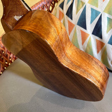 Load image into Gallery viewer, KoAloha KCM-00 Concert Ukulele #2508031
