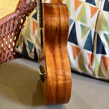Load image into Gallery viewer, KoAloha KCM-00 Concert Ukulele #2509022
