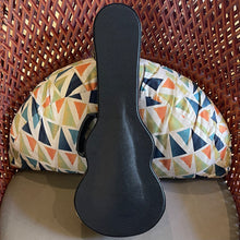 Load image into Gallery viewer, KoAloha KCM-00 Concert Ukulele #2509022
