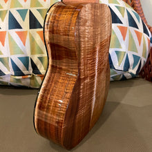 Load image into Gallery viewer, Kanileʻa DK T Pro Tenor Ukulele #0925-29327
