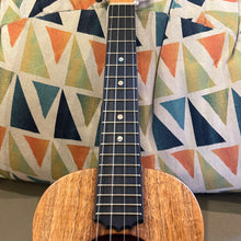Load image into Gallery viewer, KoAloha KTM-10 Tenor Ukulele #2509159
