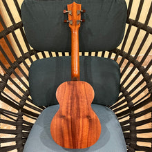 Load image into Gallery viewer, Kamaka HF-3 Tenor Ukulele #250245
