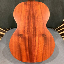 Load image into Gallery viewer, Kamaka HF-3 Tenor Ukulele #250245
