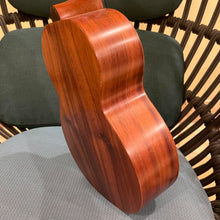 Load image into Gallery viewer, Kamaka HF-3 Tenor Ukulele #250245
