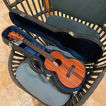 Load image into Gallery viewer, Kamaka HF-3 Tenor Ukulele #250245
