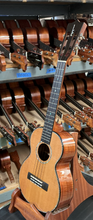 Load image into Gallery viewer, Kamaka Deluxe HF-3D2i C Tenor
